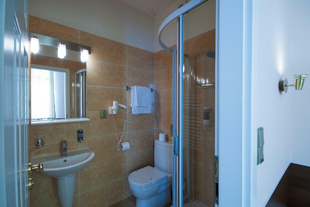 Art Deco Hotel Hoffmann Kladno Ngoại thất bức ảnh